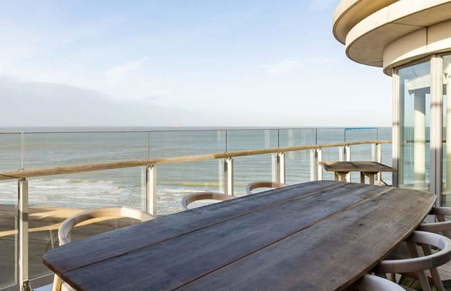 Stunning Penthouse With Free Parking and sea View - Foto 2