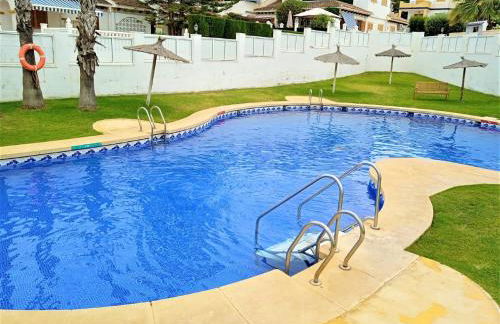 Chalet adosado en RIOMAR-3, urbanización residencial privada - Foto 6