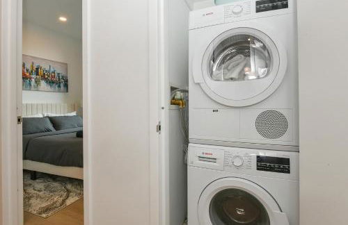 Contemporary Luxury 3BR 2BA Downtown NYC - Photo 30