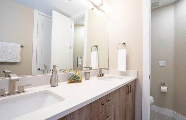 Mid Mod Manor A Sophisticated Townhouse Golden Triangle - Foto 28