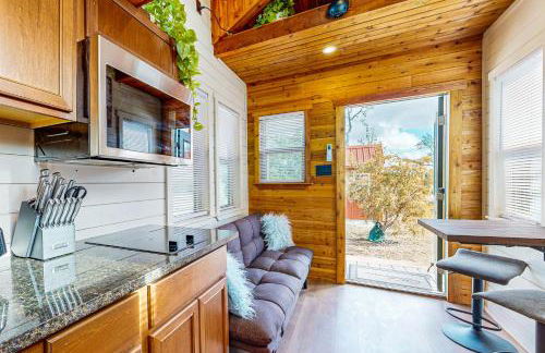 Modern Tiny House in Hill Country with Covered Patio - Foto 5