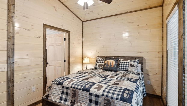 Bear View Estate 2 Bedroom Cabin by RedAwning - Foto 3, Habitación