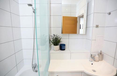 Aisiki Living at Upton Road, Multiple 1, 2, or 3-Bedroom Apartments, King or Twin Beds with Free WiFi & Parking Space - Foto 30