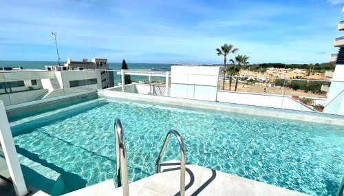GATU Sandia Beach junto al mar, terraza, parking gratis y piscina común - Mayores de 21 años y familias " - Foto 5