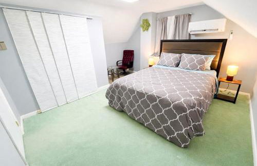 The Charming Cozy 4-Bedroom Getaway in Glen Burnie - Foto 36