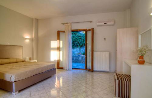 Antigoni Villa, Spacious Nature Retreat with Pool, By ThinkVilla - Foto 27