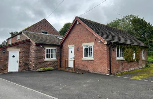 Carpenters Cottage - Photo 4