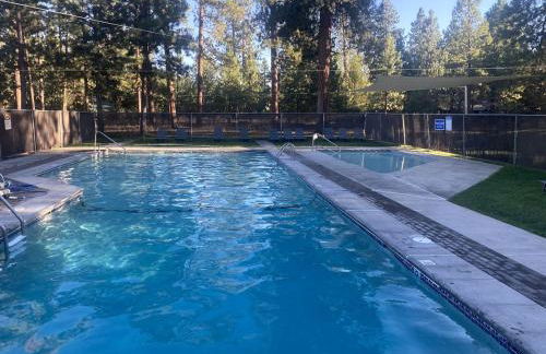 Rustic Cabin Rental near Hoodoo Ski Area and the Deschutes River in Sisters, Oregon - Foto 6