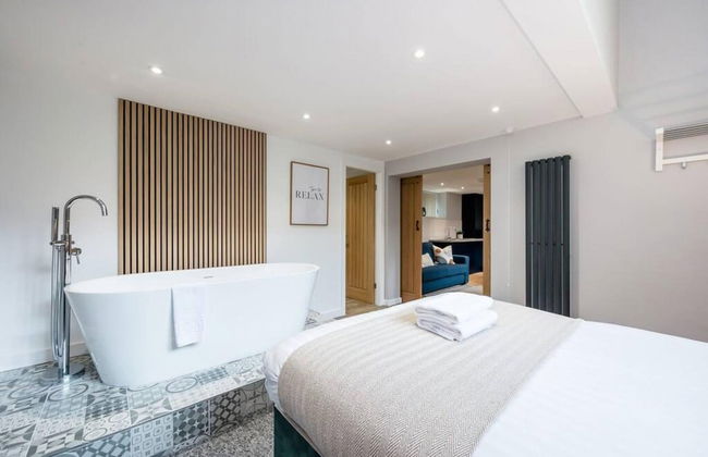 Host Apartments The Georgian Coach House 2 - Photo 25