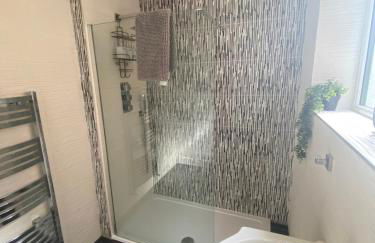 NEW…THE HOTTUB HOUSE BLACKPOOL PLEASURE BEACH - Photo 39