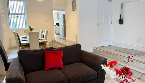 Eden Stay 5 Bedroom House - Foto 3