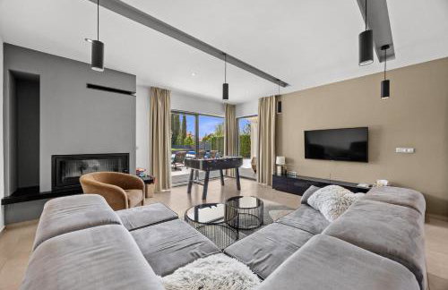 Villa Ula in Pula with heated pool, sauna & private tennis court - Photo 2