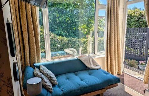 Super sunny studio with own terrace & parking - Photo 14