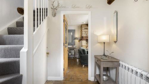 Corner Cottage - Photo 5