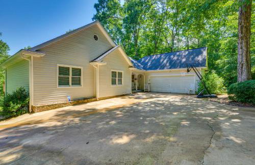 Waterfront Sparta Home with Game Room and Fire Pit! - Foto 40