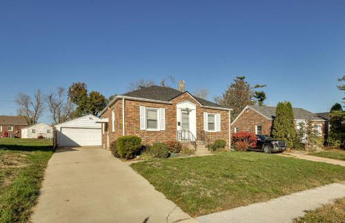Quaint Cedar Rapids Home, 4 Mi to Downtown! - Photo 3