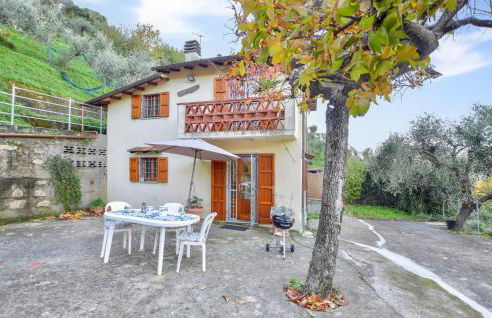 2 Bedroom Beautiful Home In Massarosa - Foto 1