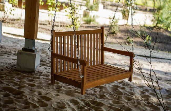 Spacious Holiday Home With Garden - Photo 16