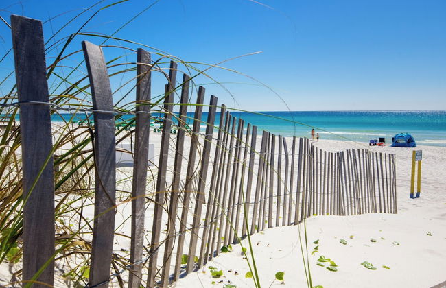 Cute Little Cottage! Perfect Getaway! 2 Pools! Sleeps 4! - Foto 26