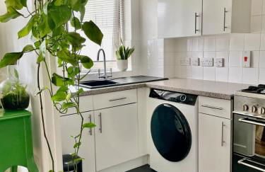 Adorable Hackney Flat with Balcony - Foto 11