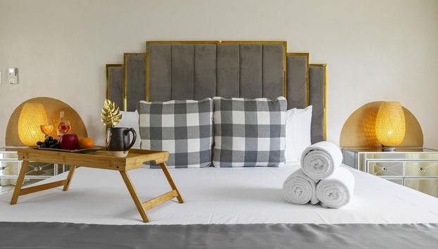 Beautiful 3br4ba Amazing Location w Private Pool - Foto 3, Habitación