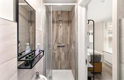 Glimmering Comfort Spacious Studio - Photo 8