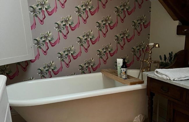 15th Century 6-bed Farmhouse, Sleeps 11, Pets Ok - Photo 18