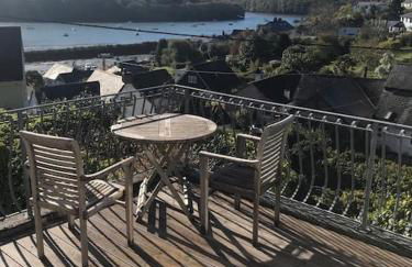 Stunning River Views, Tranquil Split-Level House, Private Garden & Parking - Foto 32