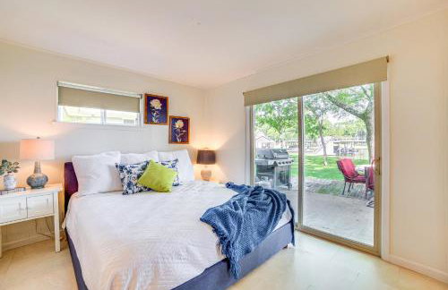 Live Lake Life! Enchanted Oaks Gem with Private Dock - Foto 12