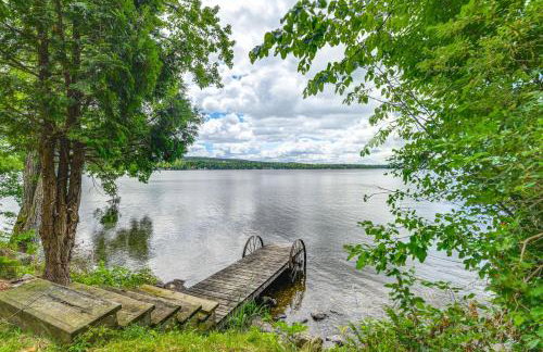 Glamping Getaway at Lake Carmi Cabin! - Foto 1