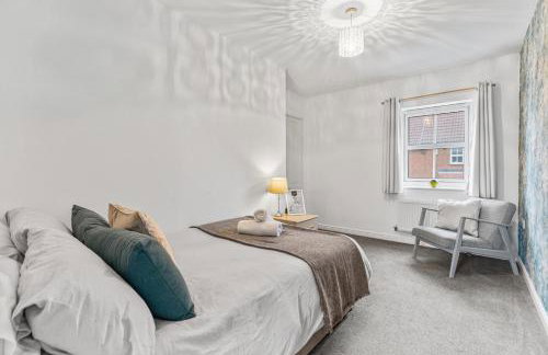 Modern 2-BR Home WiFi plus Parking - Photo 4