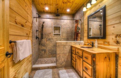 Most Luxury 7000 Sq ft Log Estate with Pool Hot Tub Sauna - Foto 32