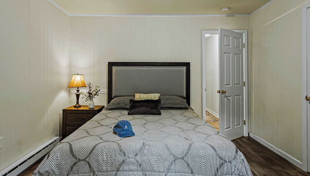 Frolic on Fern by Avantstay Enclosed Deck w/ Forest Views, Bar - Foto 2, Habitación