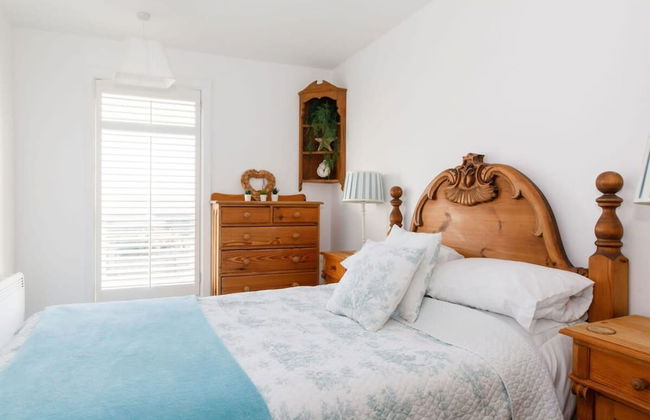 Two Bed Seafront Escape in East Wittering - Photo 44