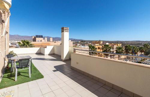 Penthouse in the Sun - Foto 27