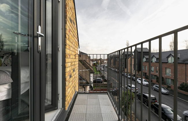 Skyvillion -vineyard Court- Enfield 1bed With Balcony - Photo 6