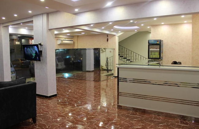 Al Amoria Furnished Apartments 3 - Foto 4