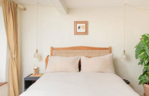 The Nook - Stylish Homestay - Heart of Frome - Photo 10