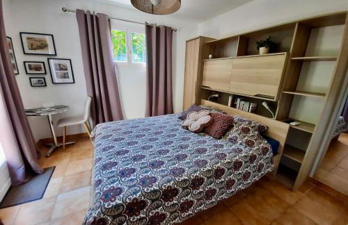 Les Restanques de Toucas - Studio dans villa avec jardin et piscine partagée - Foto 11