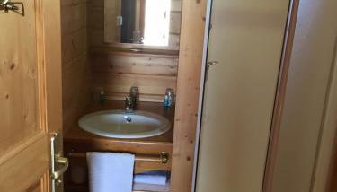 Les Roulottes-Gîtes de la Ferme de l'Autruche Dromoise - Foto 4