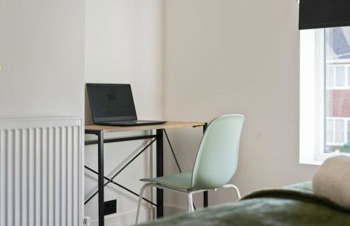 Beighton - 3 Bed Spacious Home with FREE Parking, Great for Groups & Families - Hosted by Stay Host Save - Foto 7