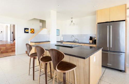 Casa Rocosa I Midcentury Home on 5 Private Acres Near Park - Foto 31