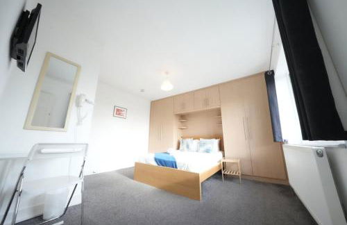 Private Rooms-Private Bathrooms-Near Airport- CABIN CREW paradise - Foto 38