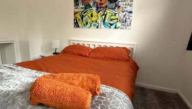 Families and Contractors Dudley DY1 - Foto 2