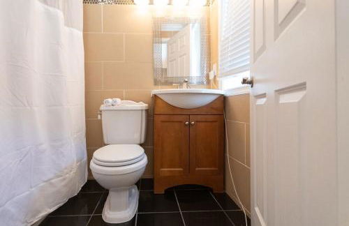 Minimalist Oasis just minutes metro - Foto 12