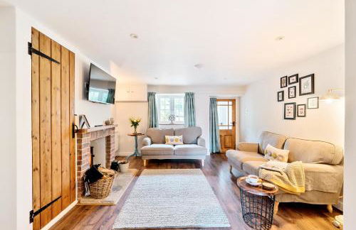 Woodcutter's Cottage - Photo 2