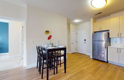 Modern Comforts Free Gym Access - Foto 18