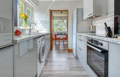 Abbey Court - 2 Bedroom Apartment, Parking, JLR, CVT - Coventry Accommodation LTD - Photo 7