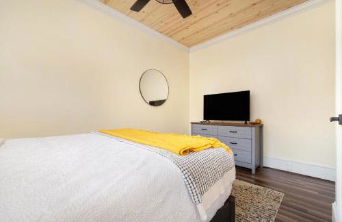 Walk to State Street - Remodeled Home - Foto 32