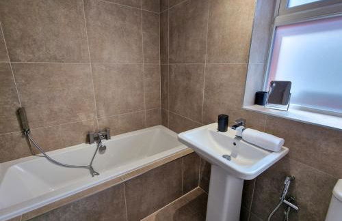 Free Parking Home In Gatley by City SuperHost - Photo 14